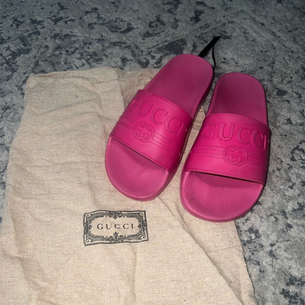 Hot Pink Gucci slides 💕
